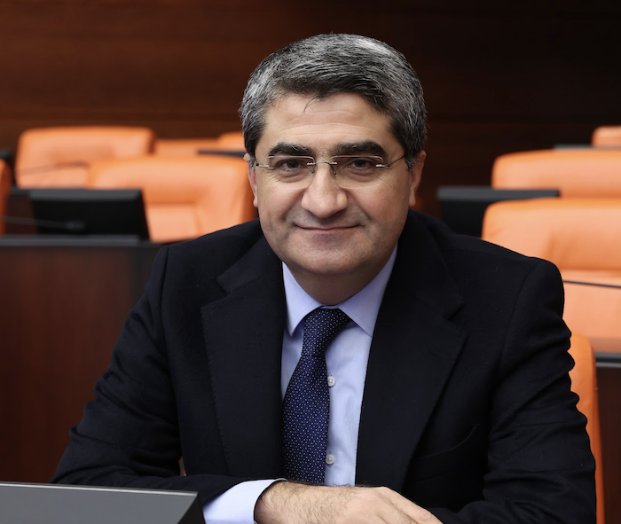 Ekmen: Özel Üniversite ve Yurt Ücretlerinde Denetim Yok!