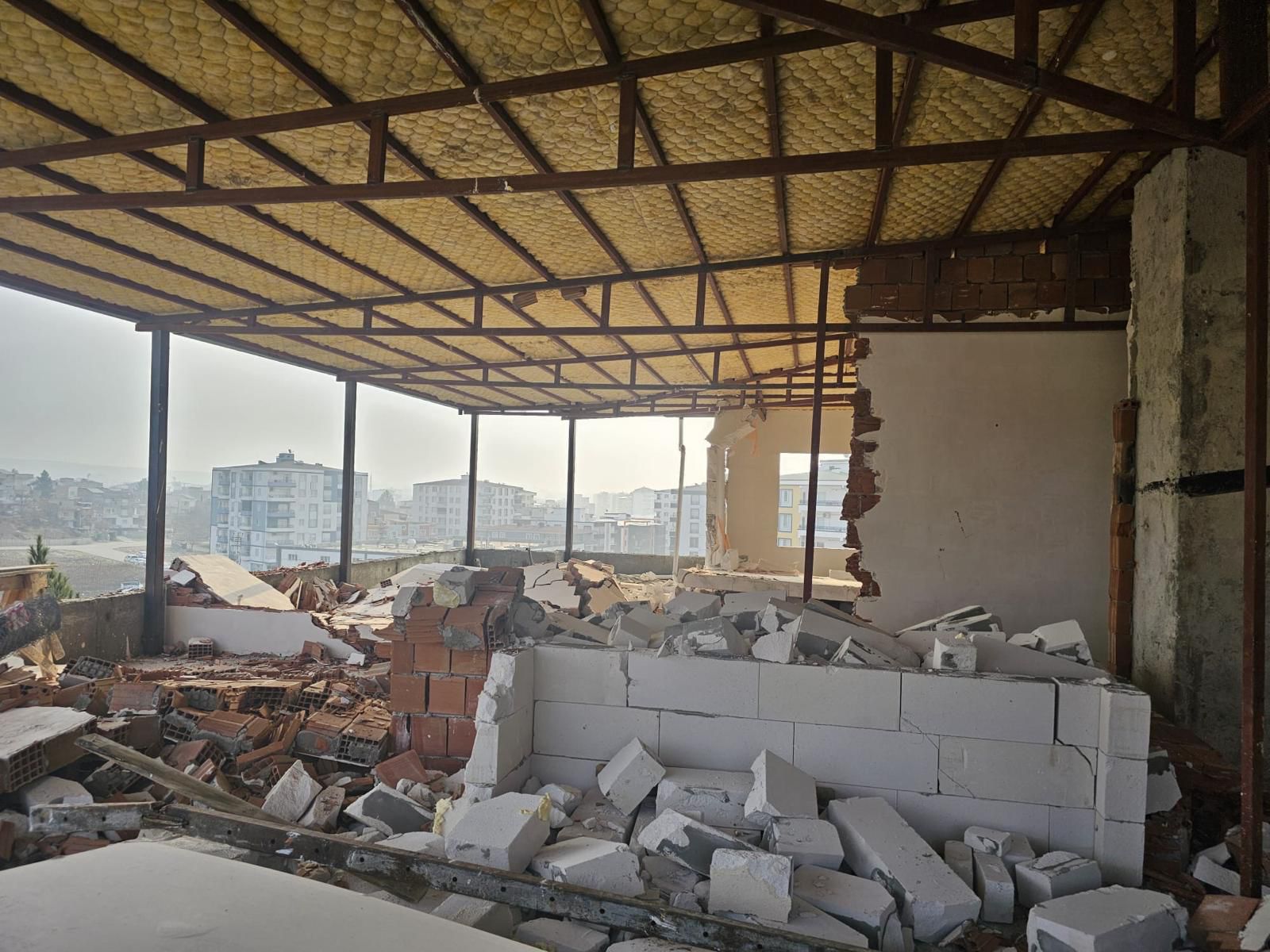 Batman’da Ruhsatsız Yapılar Yıkılmaya Devam Ediyor