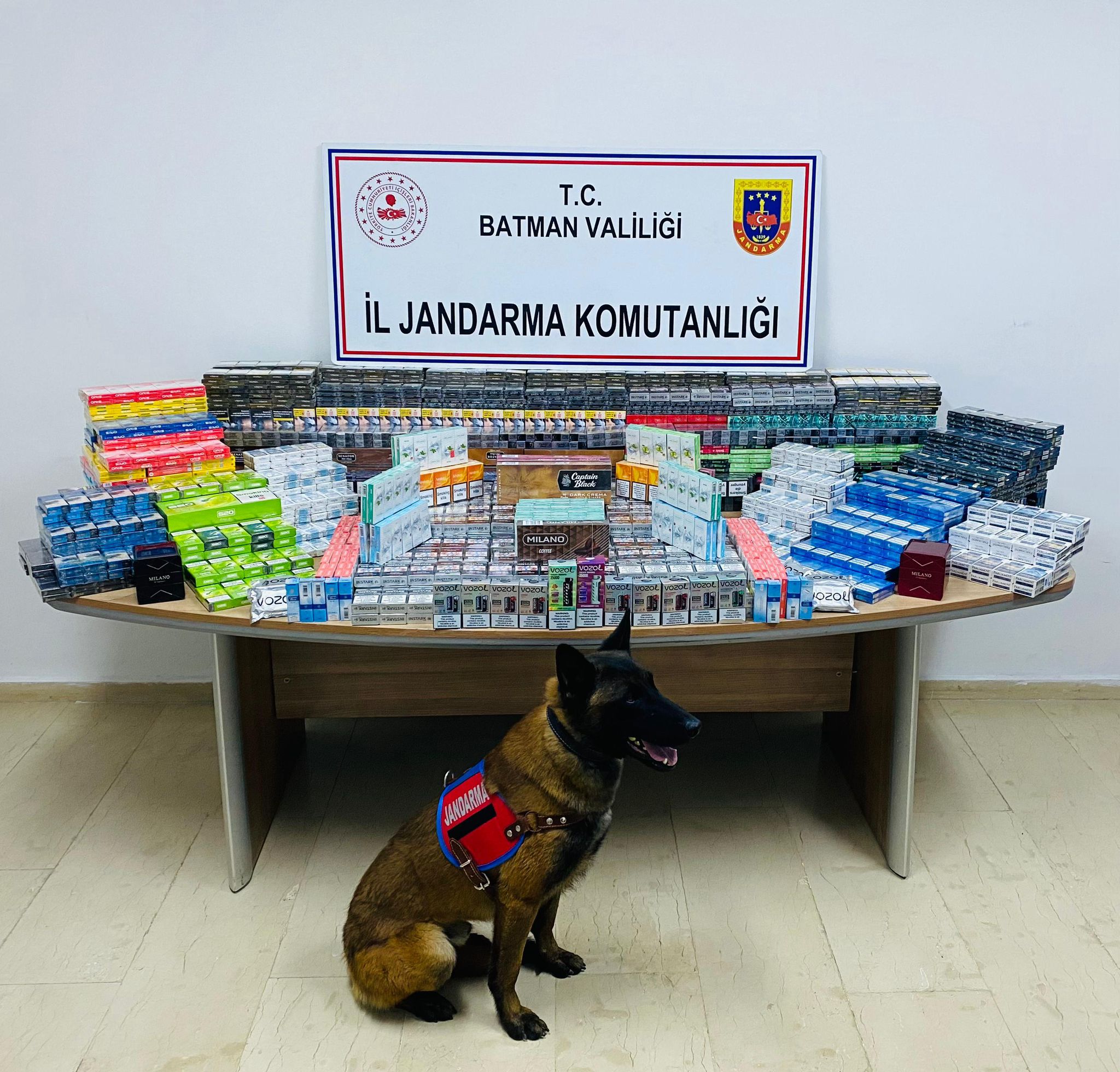 Bandrolsüz Sigara ve Elektronik Sigara Ele Geçirildi