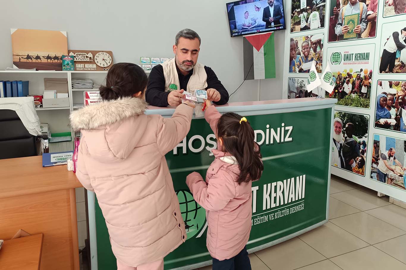 Batmanlı Çocuklar Gazze İçin Karne Paralarını Bağışladı