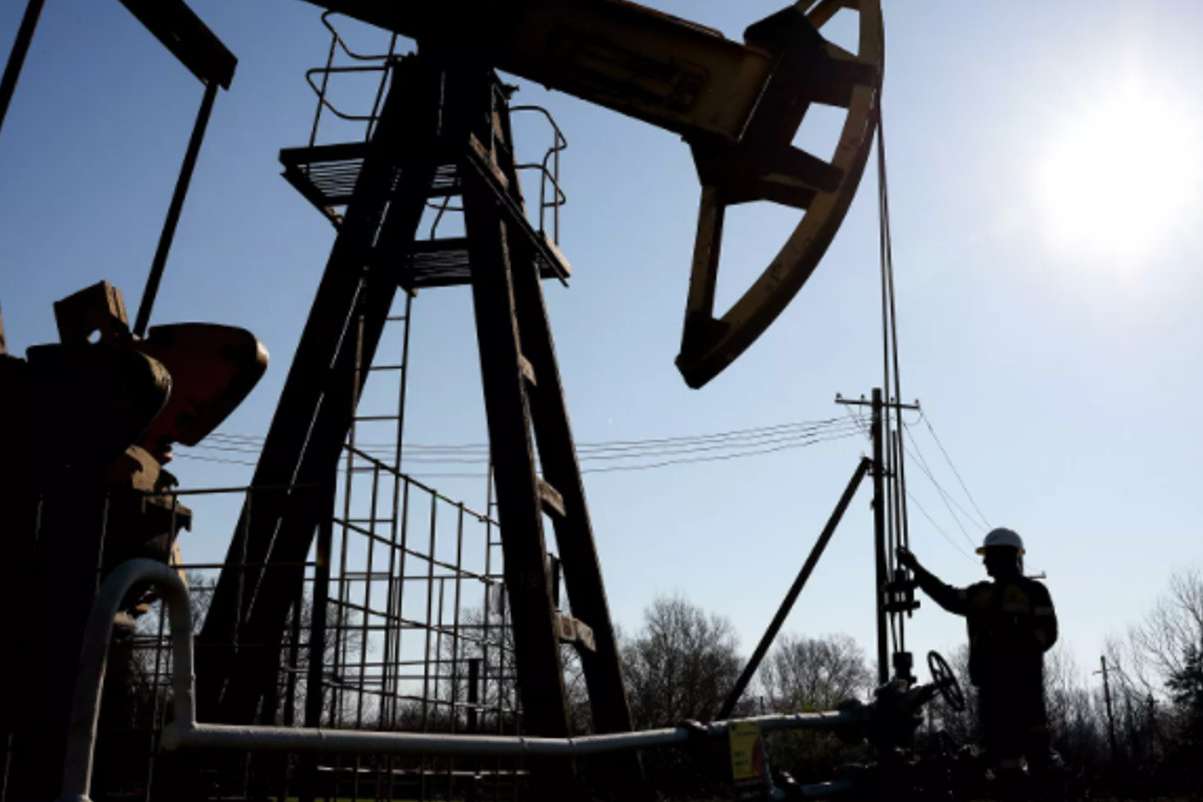 Petrol fiyatları düşmeye devam ediyor