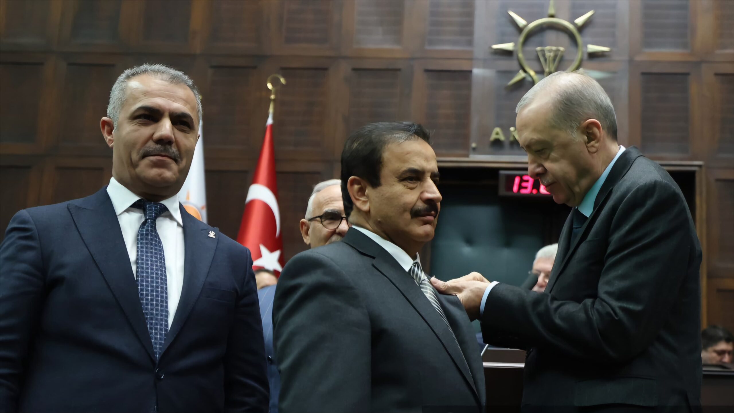 Erdoğan’dan Hamit Tutuş’a AK Parti Rozeti