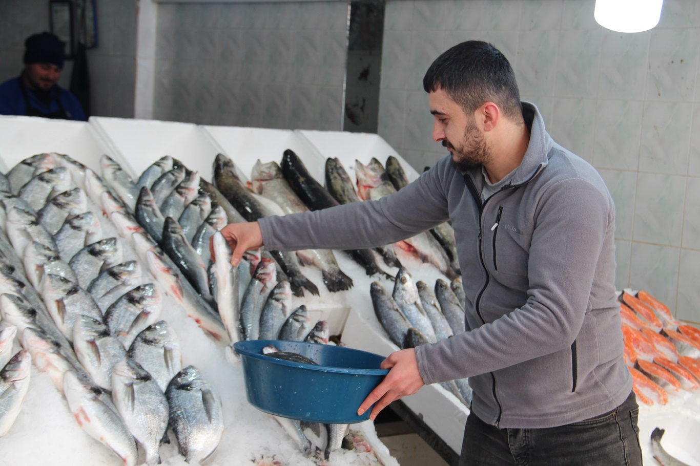 Kar yağışı balık fiyatlarını etkiledi