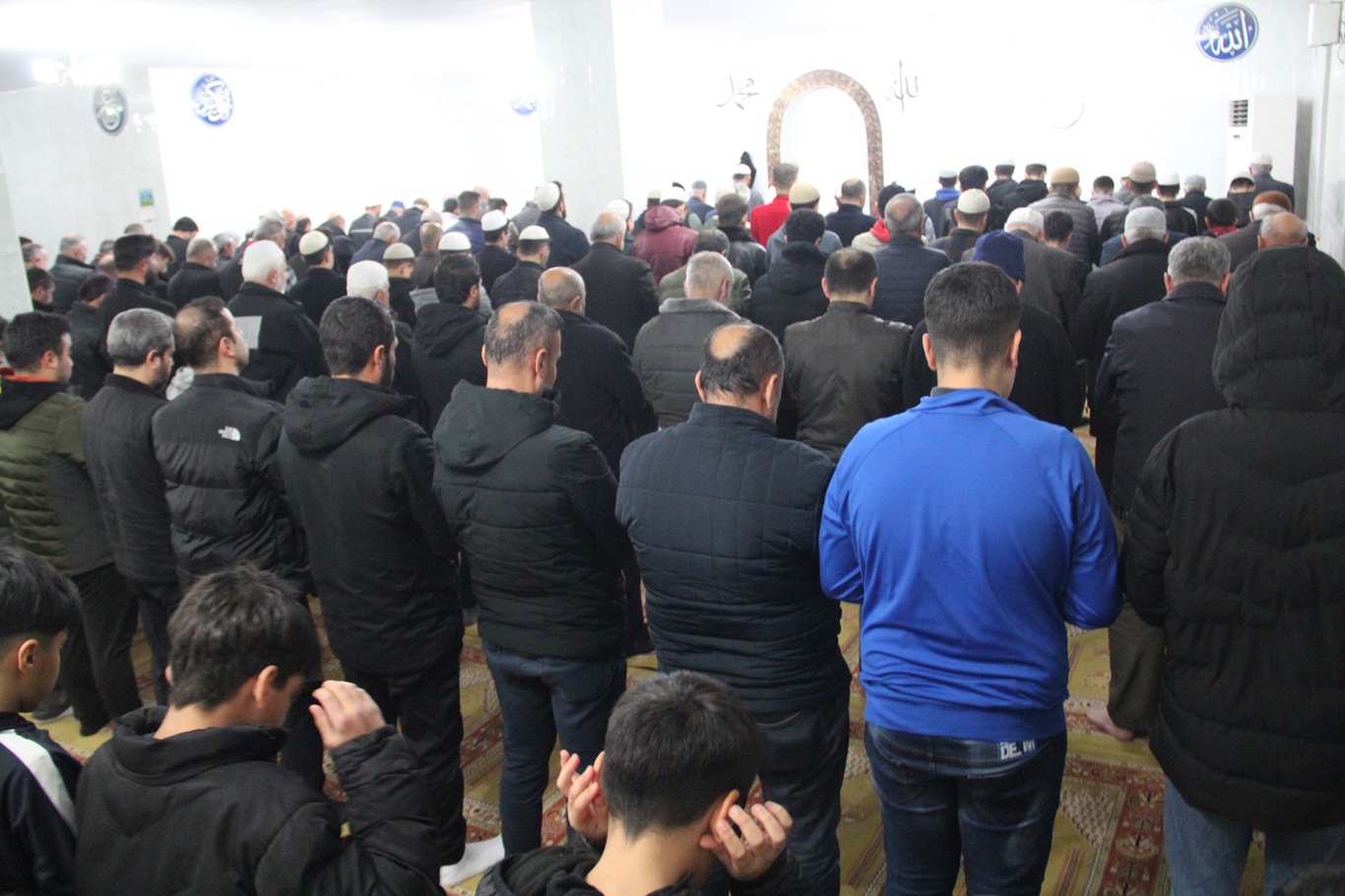 Batman’da ilk teravih coşkuyla eda edildi