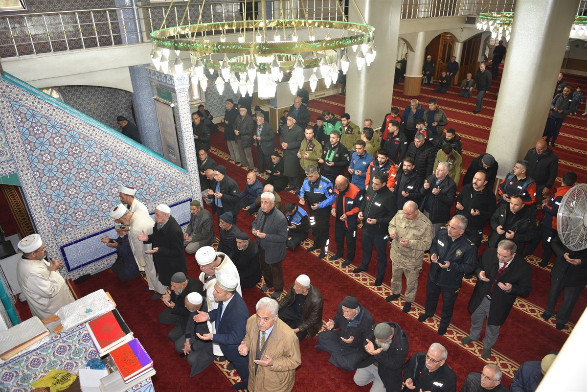 Depremin 2. Yıl Dönümünde Hayatını Kaybedenler Anıldı