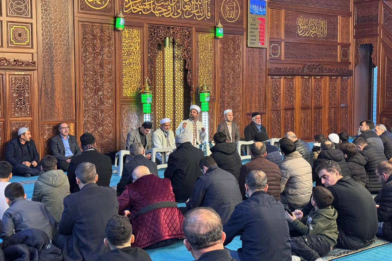 Beraat Kandili dualarla idrak edildi