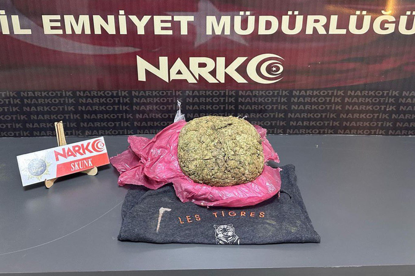 2 kilogram skunk ele geçirildi