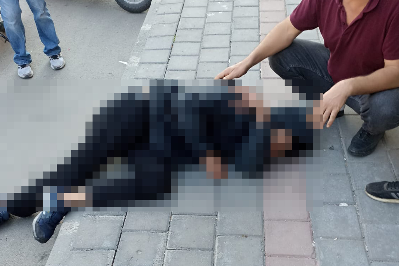 Polis Kovalamacasındaki Otomobil, Motosiklete Çarptı: 2 Ağır Yaralı