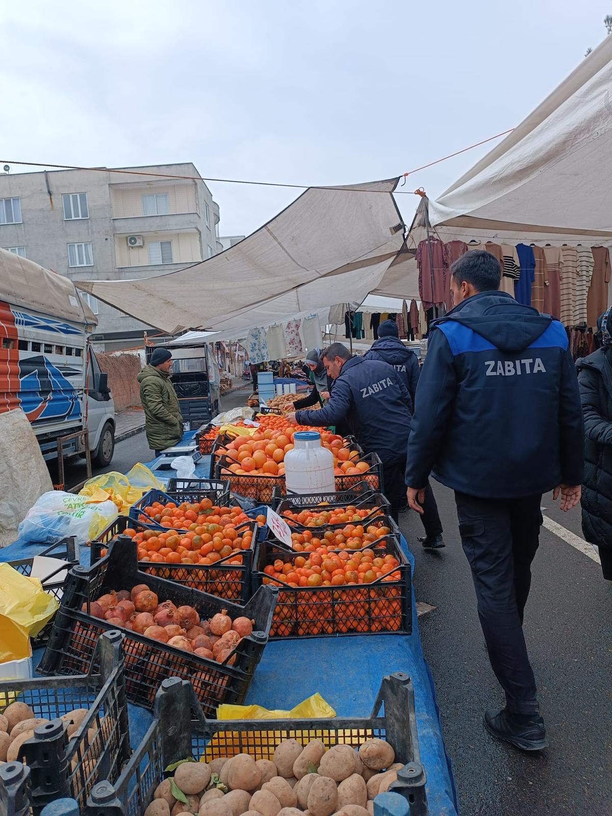 Zabıta, pazar esnafı denetimlerini sıklaştırdı