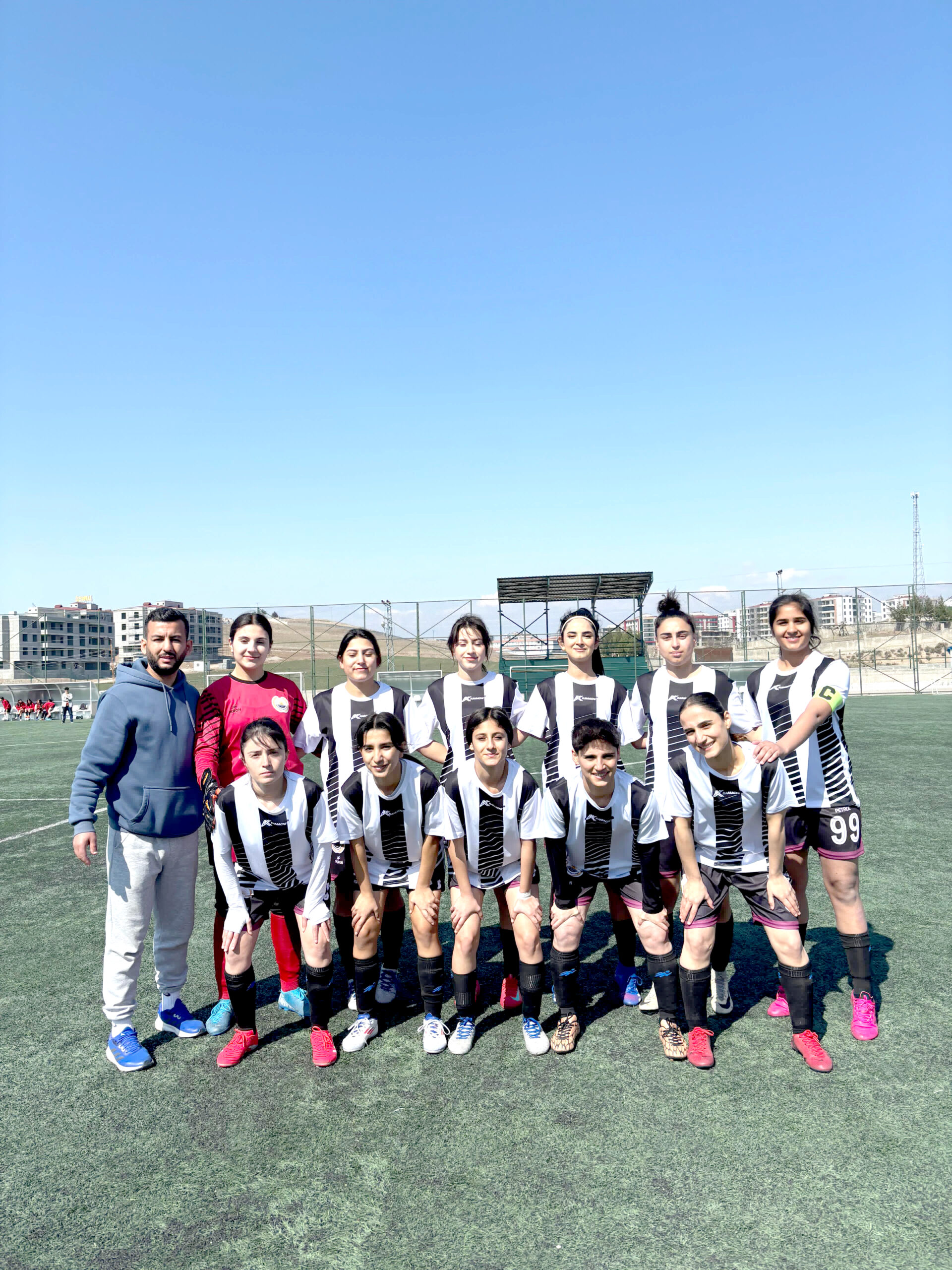 Mezopotamya Gençlik Kadın Futbol Takımı, İlk Galibiyetini Aldı