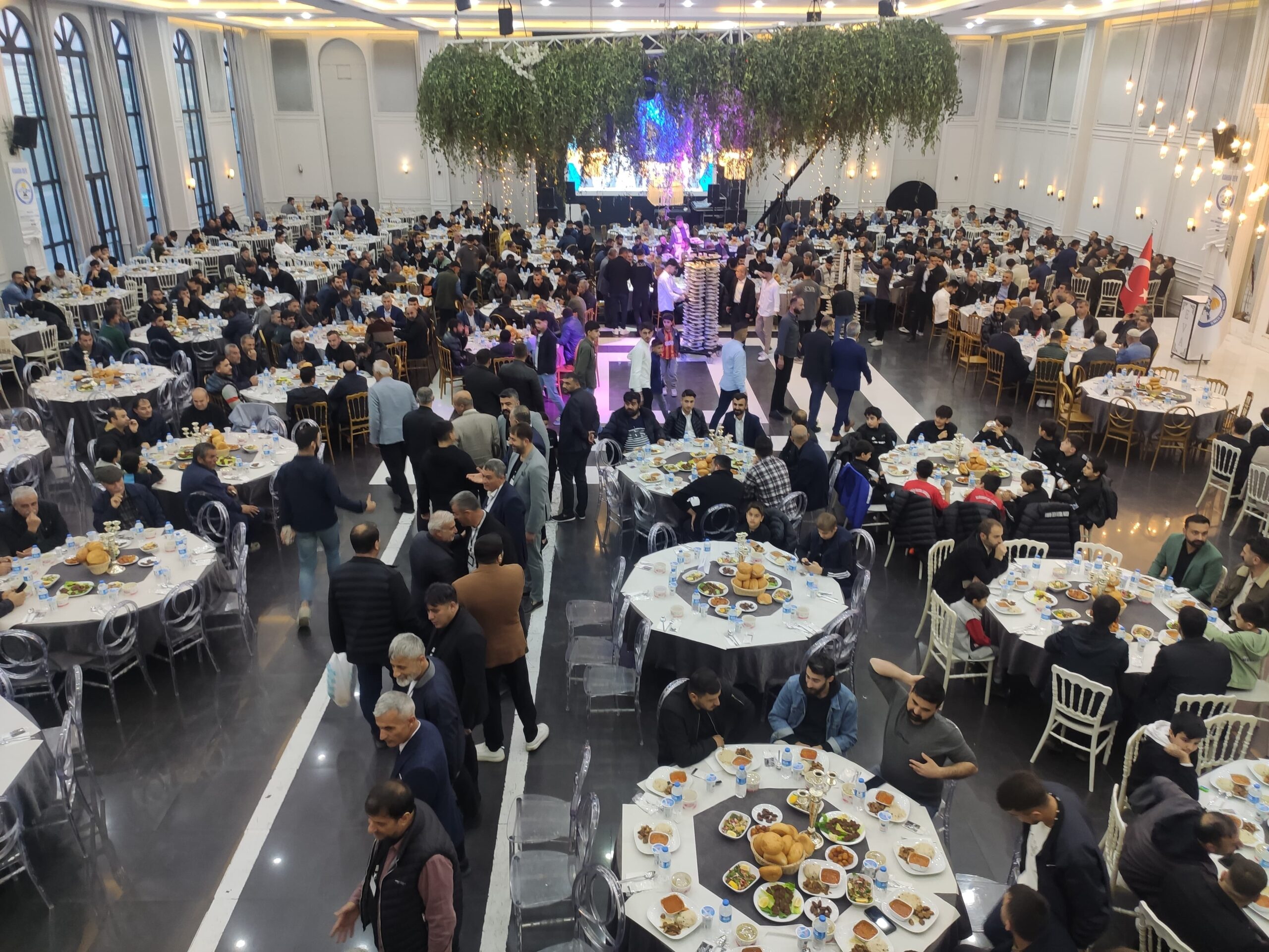 Ramanlılar Derneği’nin İftar Yemeği Geniş Katılımla Gerçekleşti
