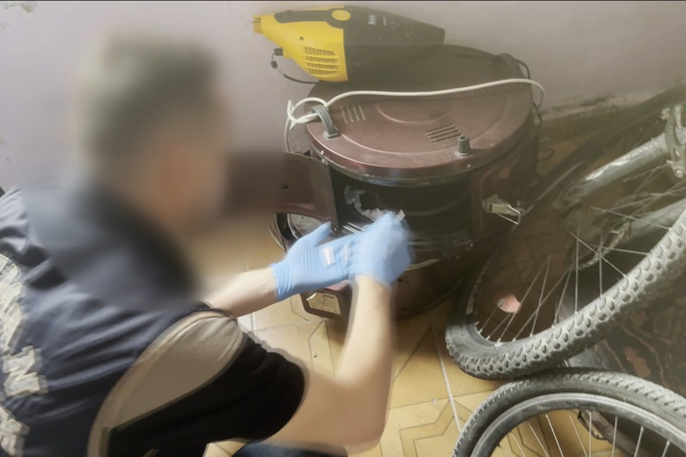 Adrese yapılan uyuşturucu operasyonunda 3 şahıs tutuklandı