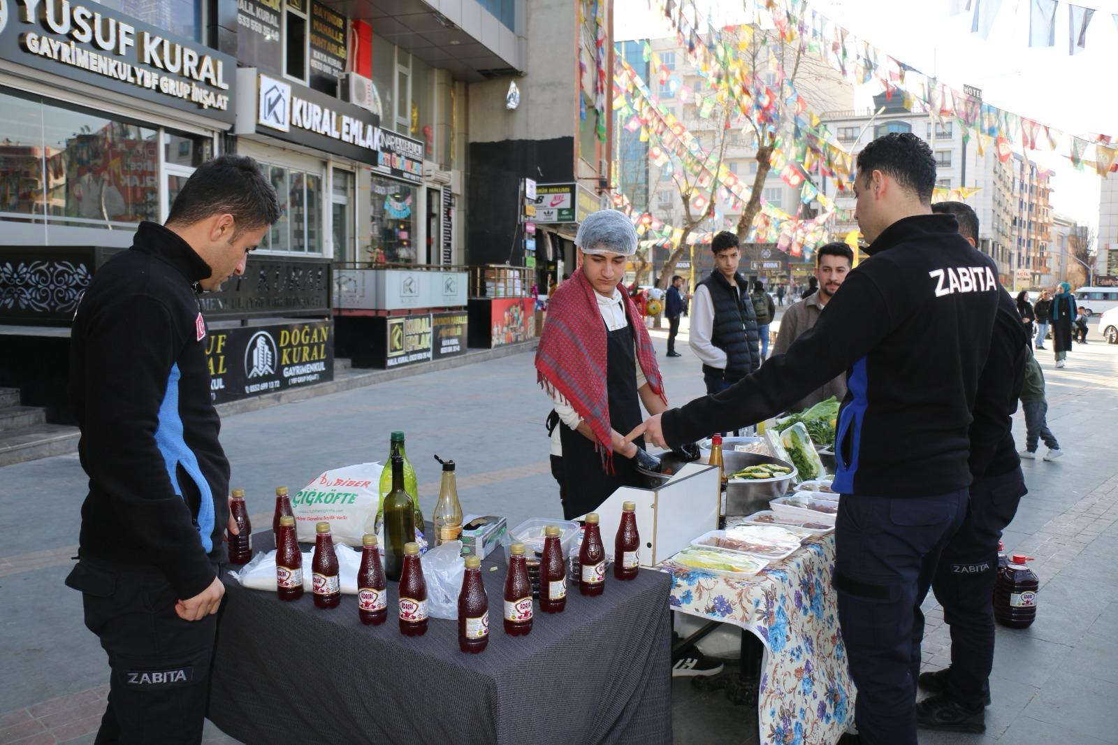 Çiğköfteciler denetleniyor