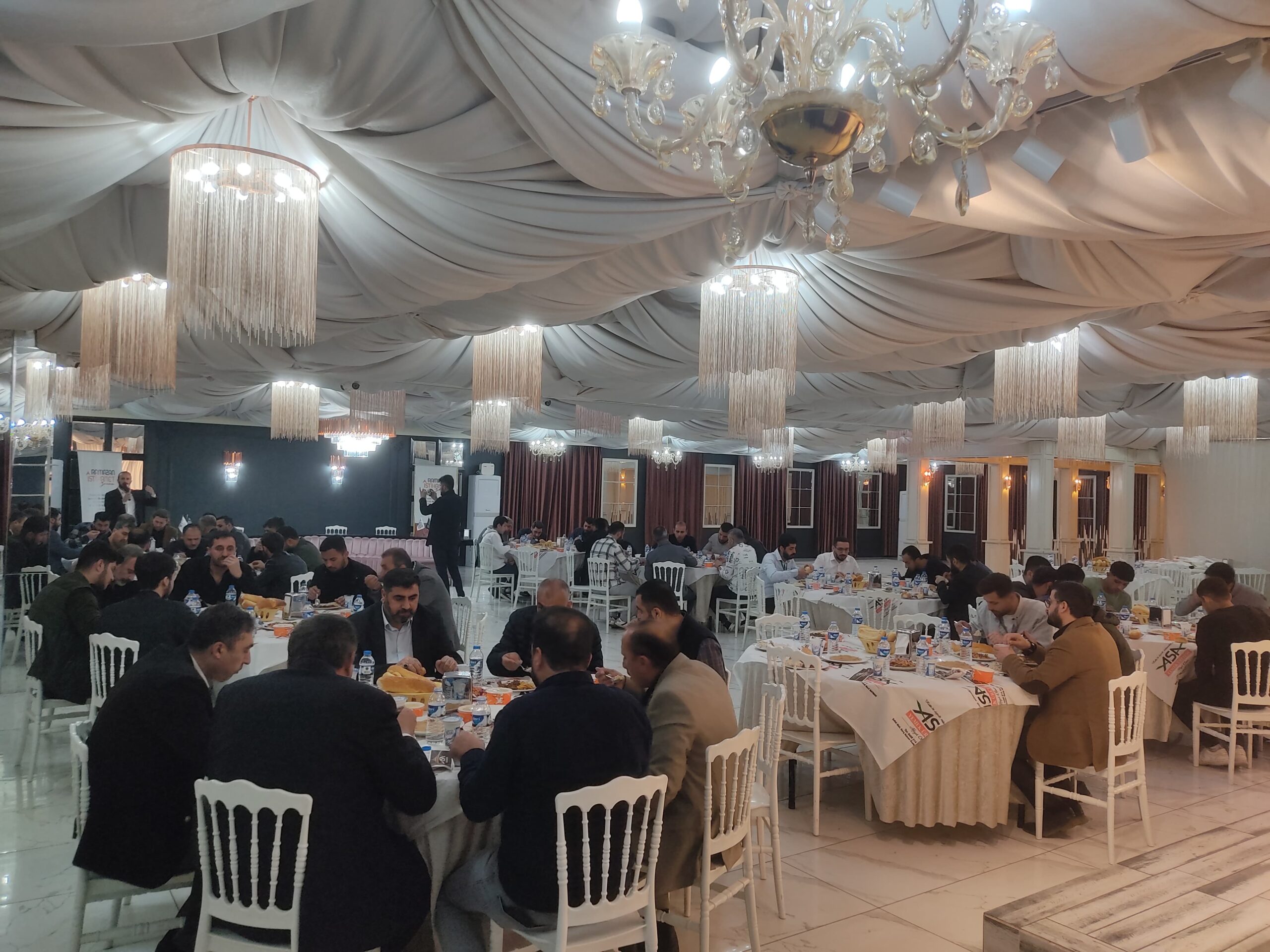 Köklü Değişim Batman Temsilciliği’nden Geleneksel İftar Programı