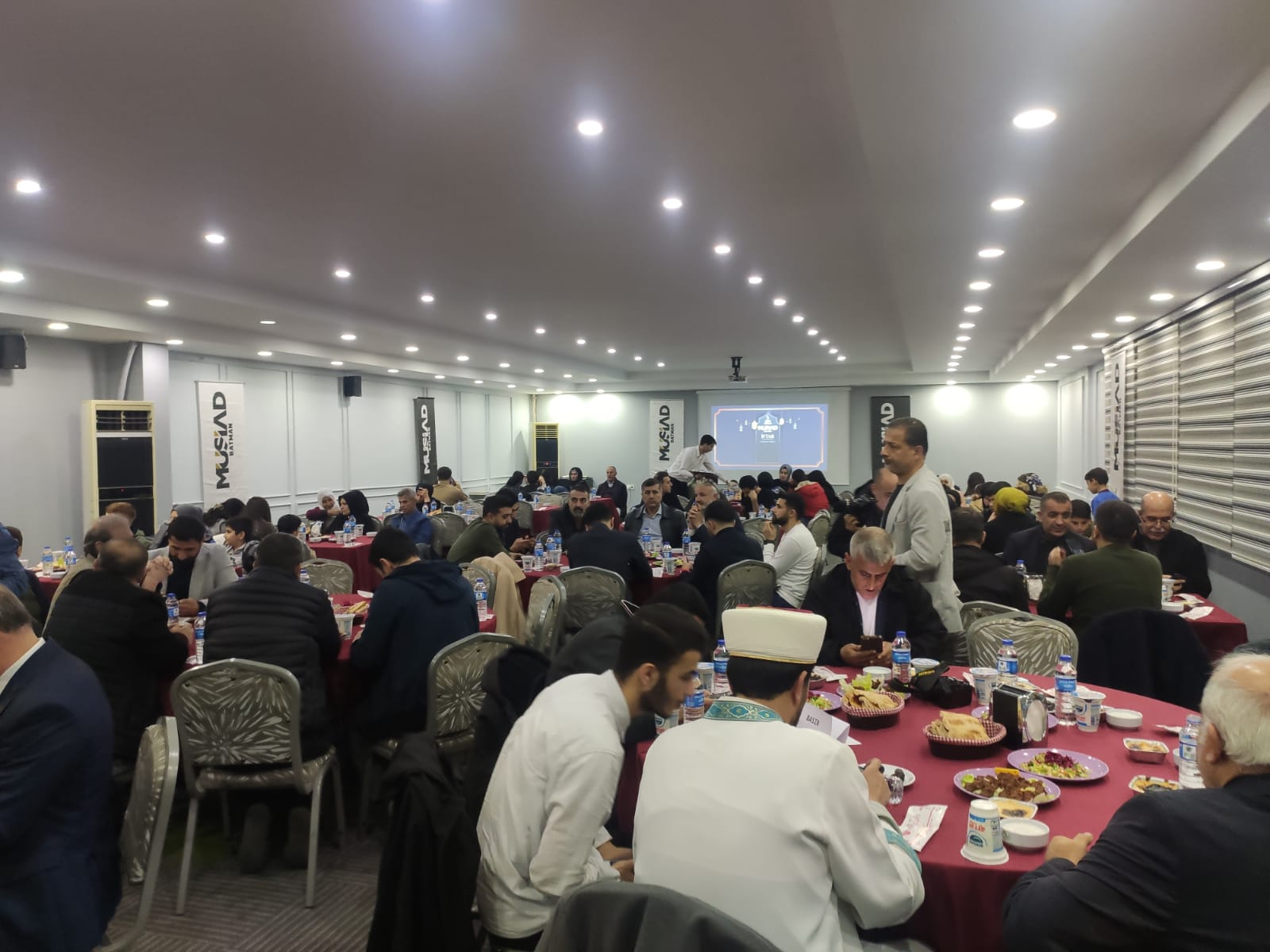 MÜSİAD Batman, Kimsesiz Çocuklarla İftar Yaptı