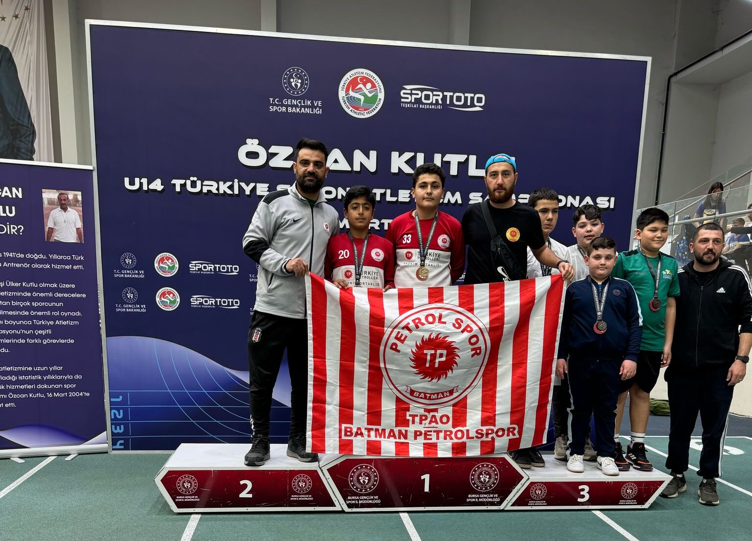 Petrolsporlu Sporculardan Madalya Yağmuru