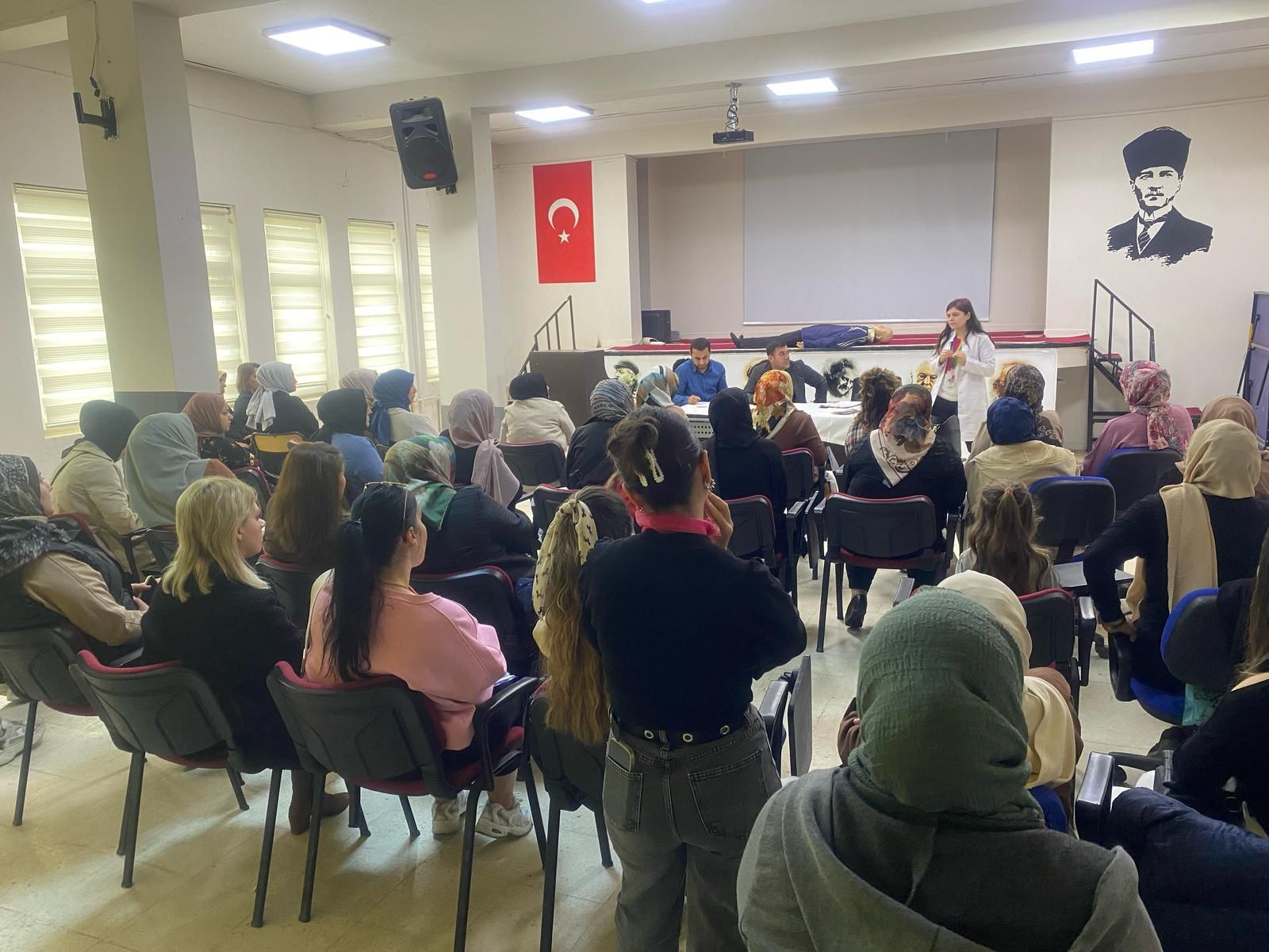Kozluk’ta Kanser Haftası Kapsamında Eğitim Programı