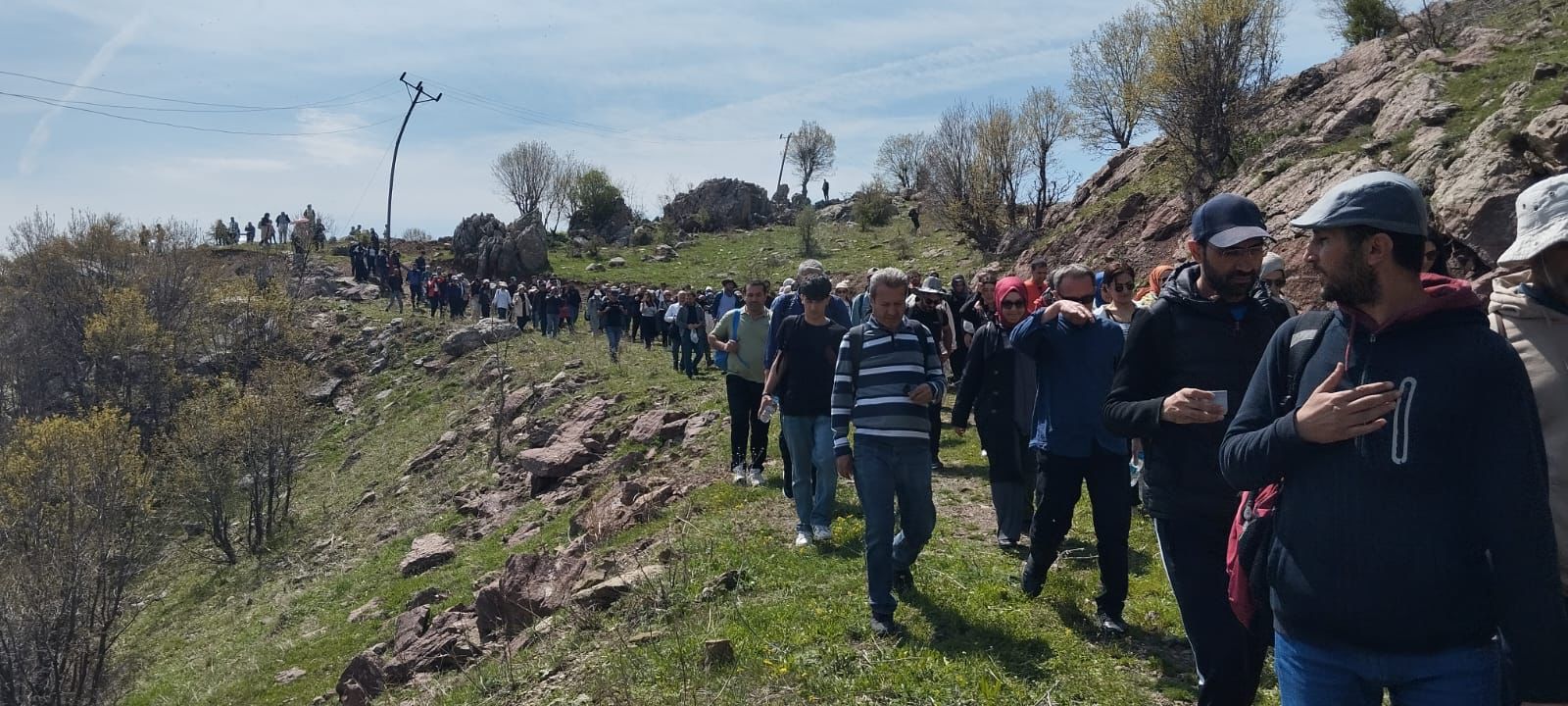Eğitim-Bir-Sen’den Doğa Yürüyüşü ve Ters Lale Gezisi