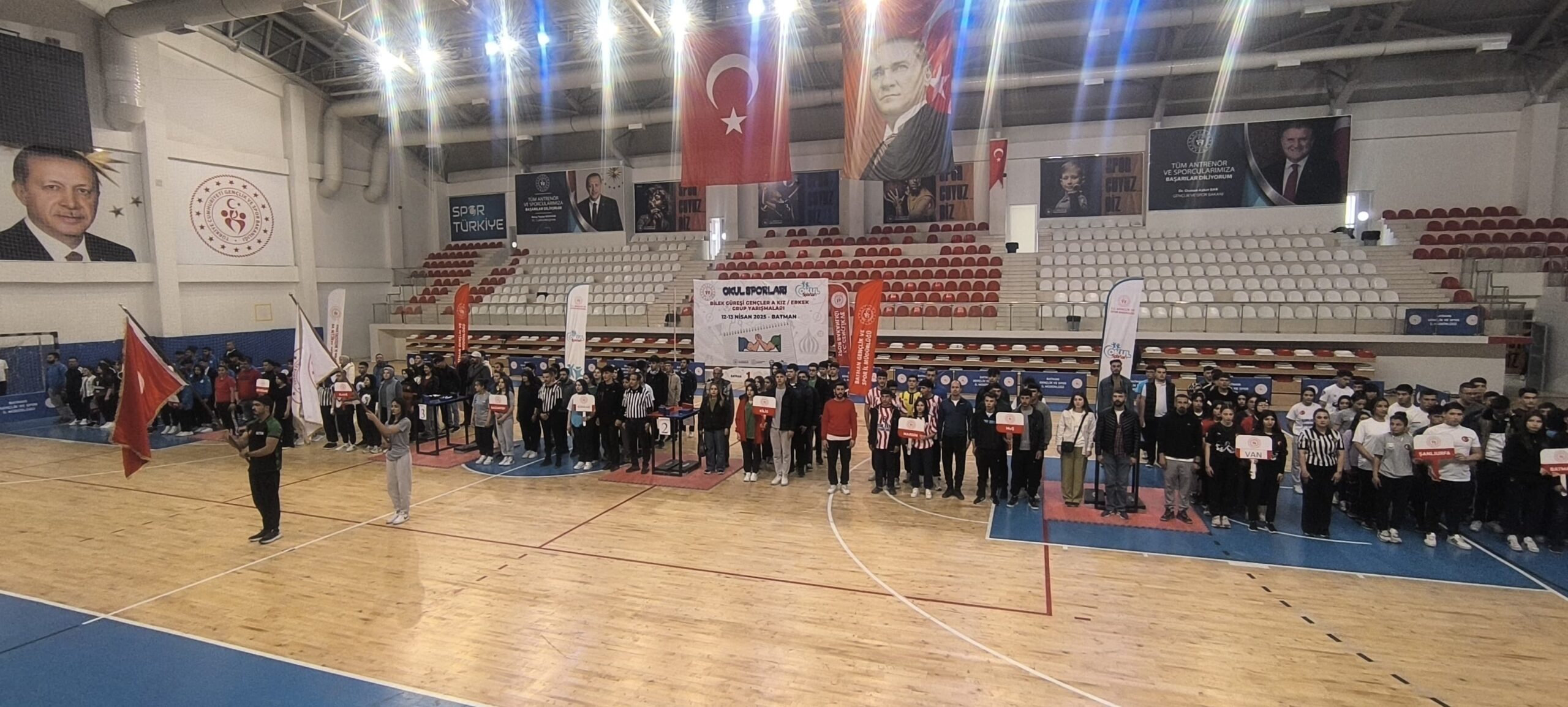 386 sporcu ağırlandı
