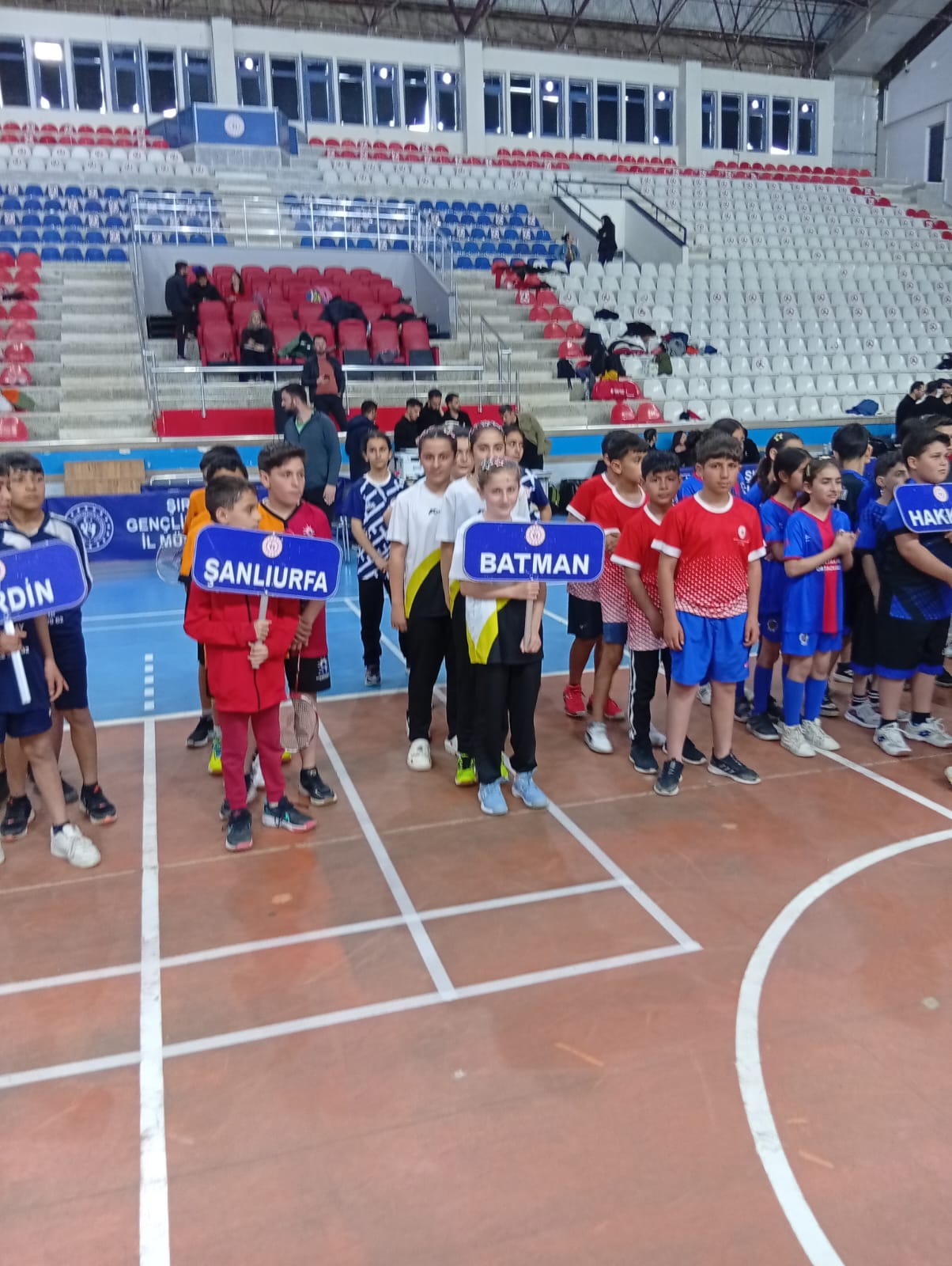 Küçük Kızları Badminton’da Türkiye Finallerinde