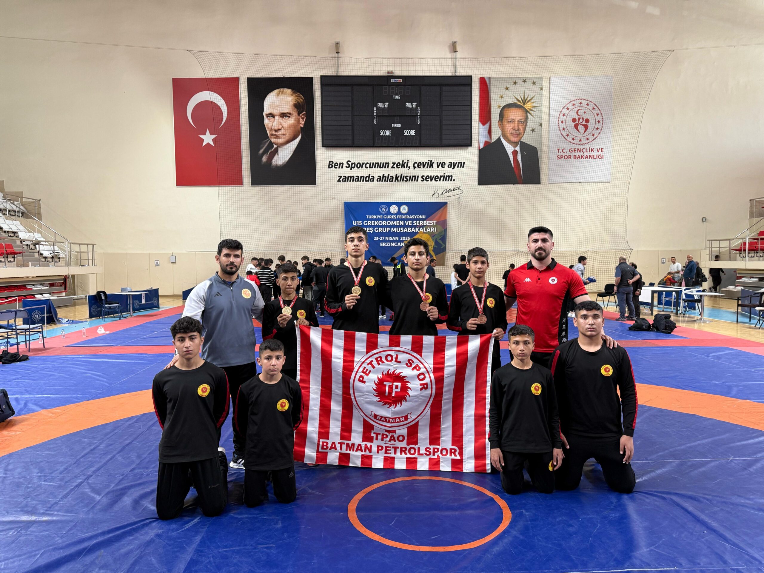 Batman Petrolspor Güreş takımı Bölge Şampiyonu oldu