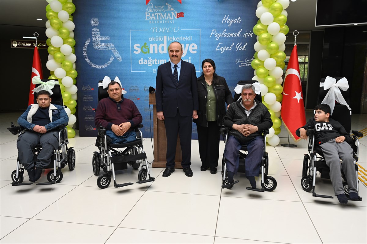 44 Engelli Vatandaşa Tekerlekli Sandalye Dağıtıldı