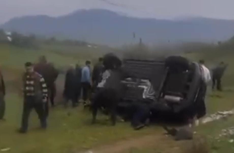 Kontrolden Çıkan Otomobil Takla Attı: 5 Yaralı
