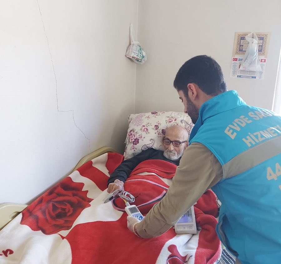 13 Bin 774 evde sağlık hizmeti verildi