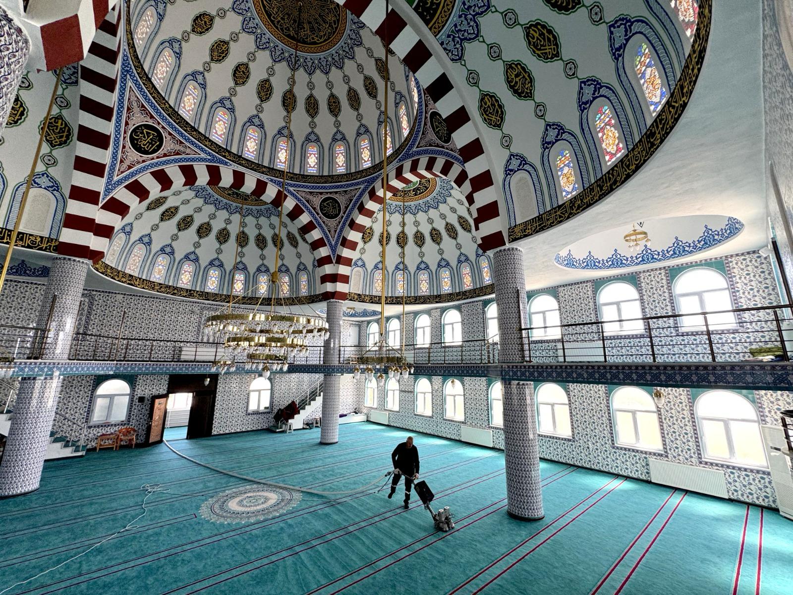 İbadethaneler temizleniyor