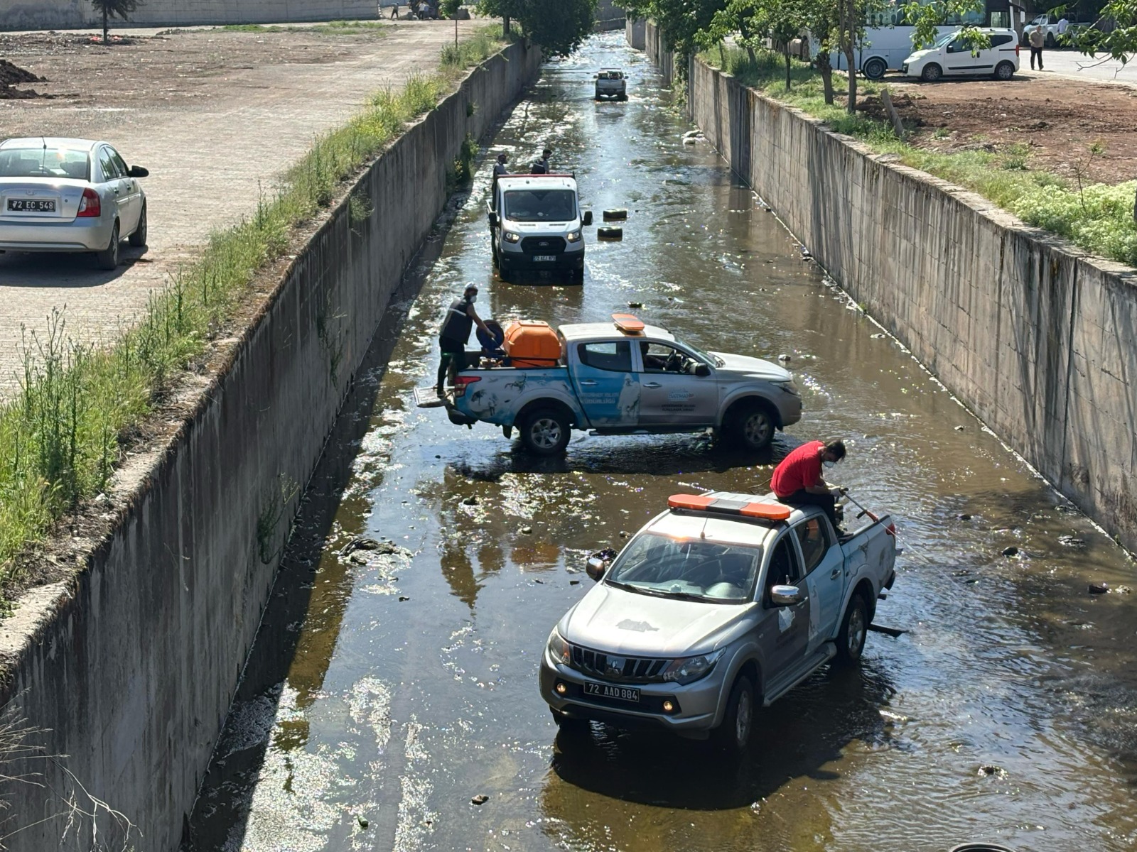 İluh Deresi’nde İlaçlama Çalışması