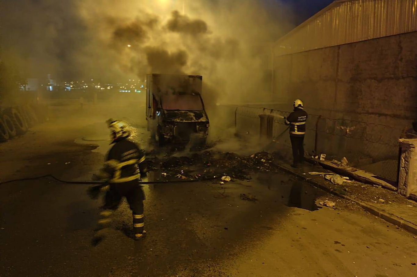 Park Halindeki Araç Kül Oldu