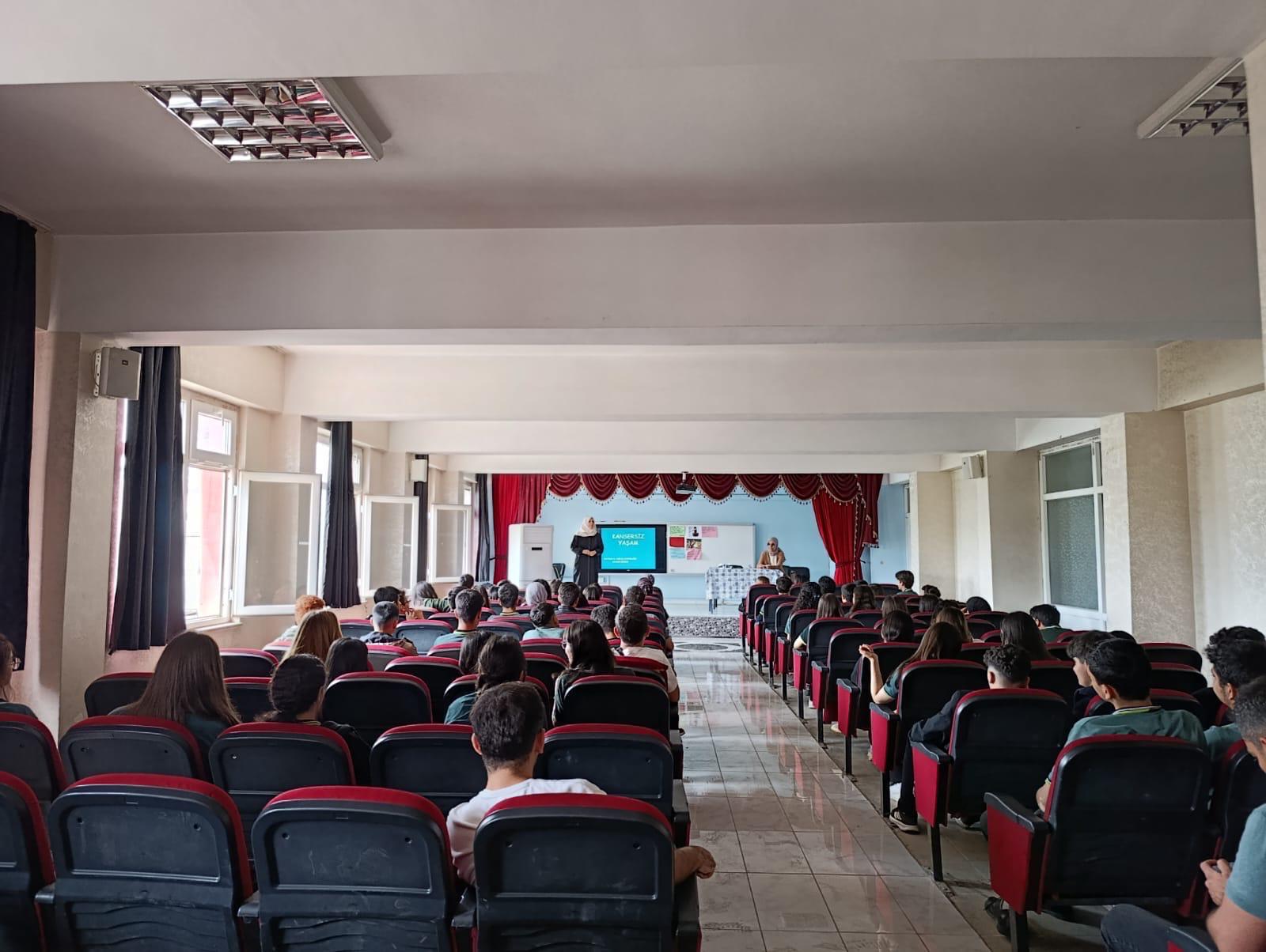 Liseli Öğrencilere “Kanserden Korunma” Eğitimi