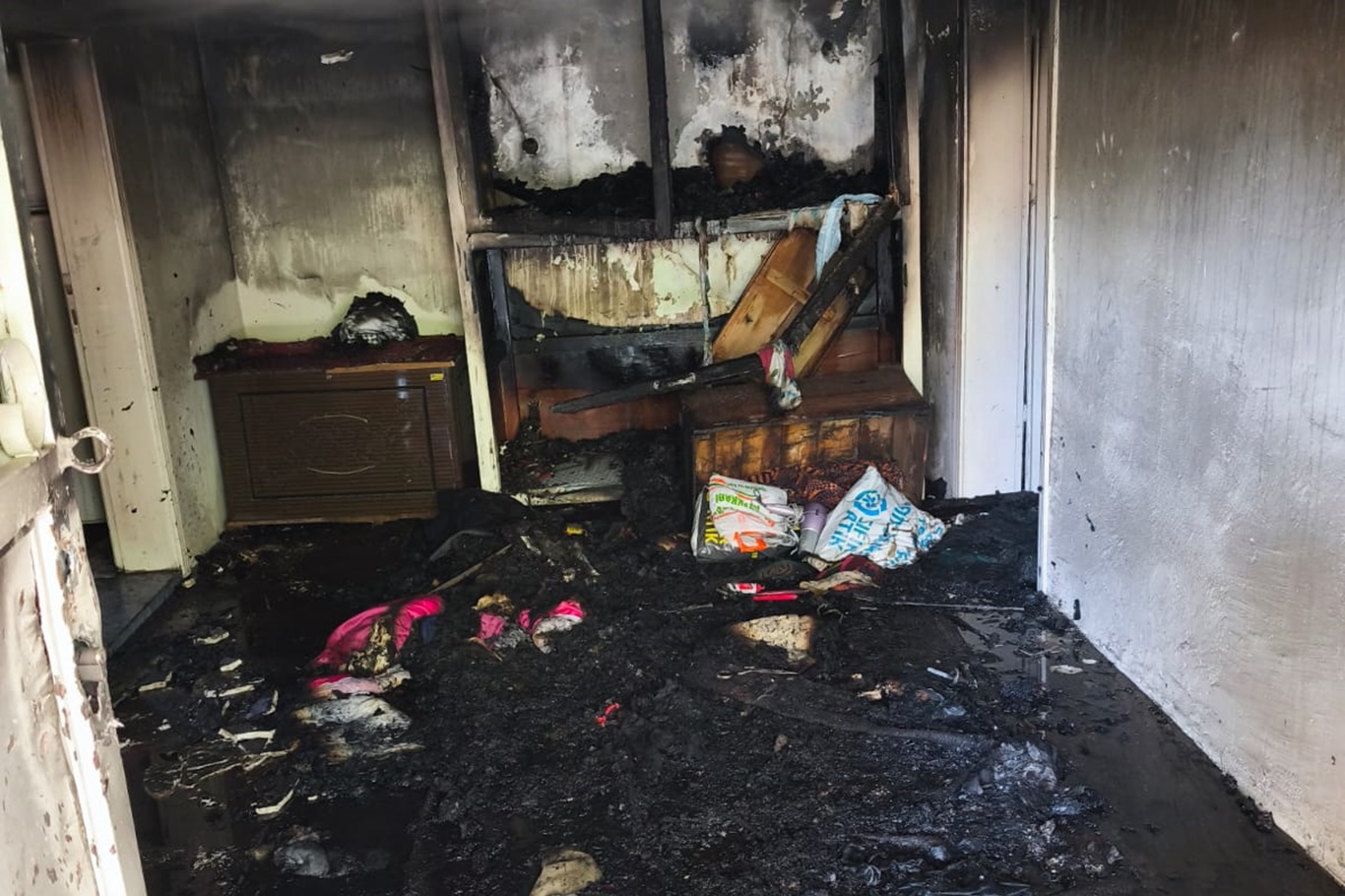 Tek Katlı Ev Alev Aldı