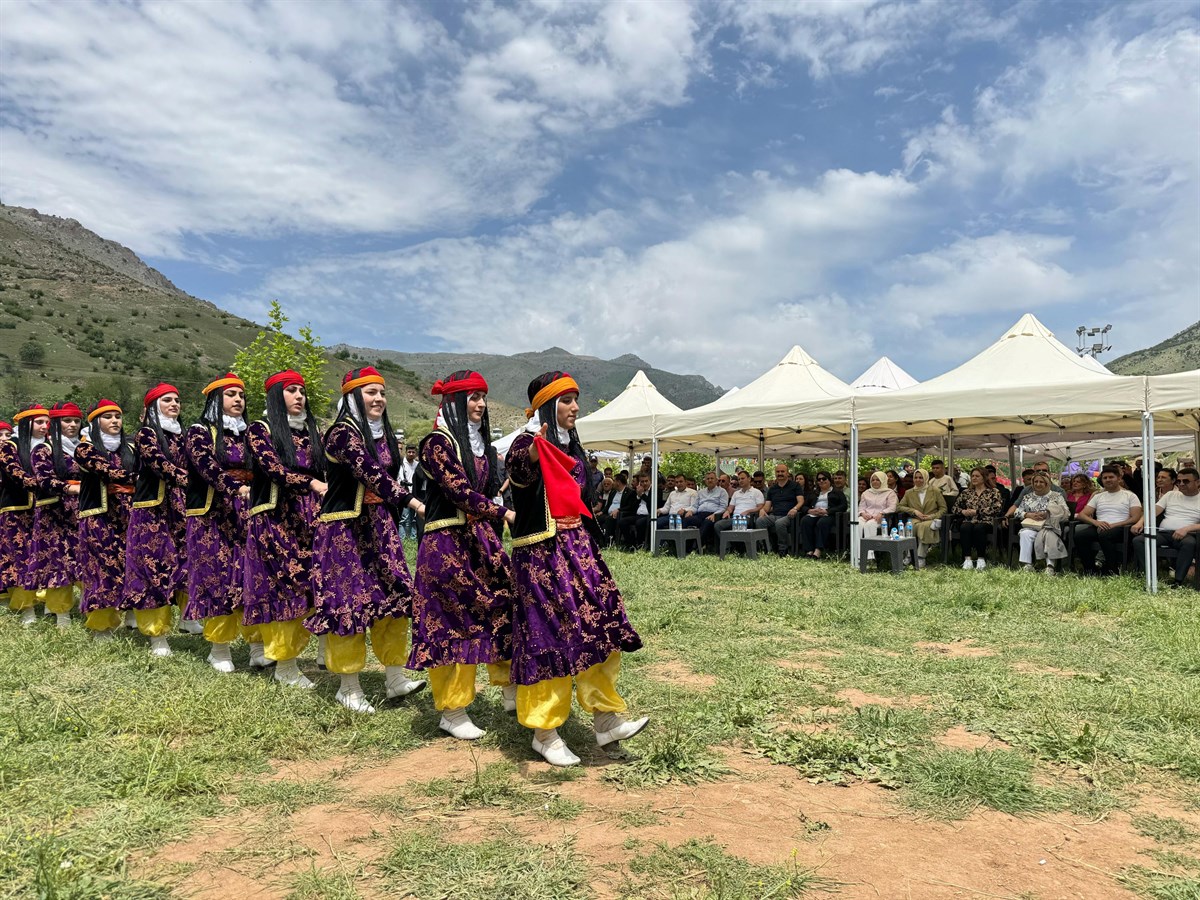Kozluk’ta Bahar Coşkusu