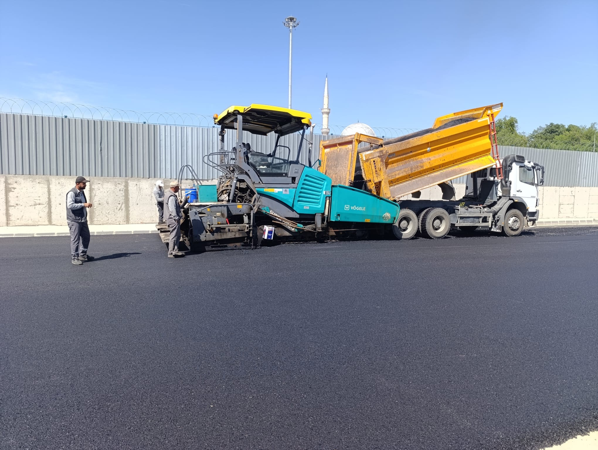 Asfalt, Parke ve Kasis Çalışmaları Sürüyor