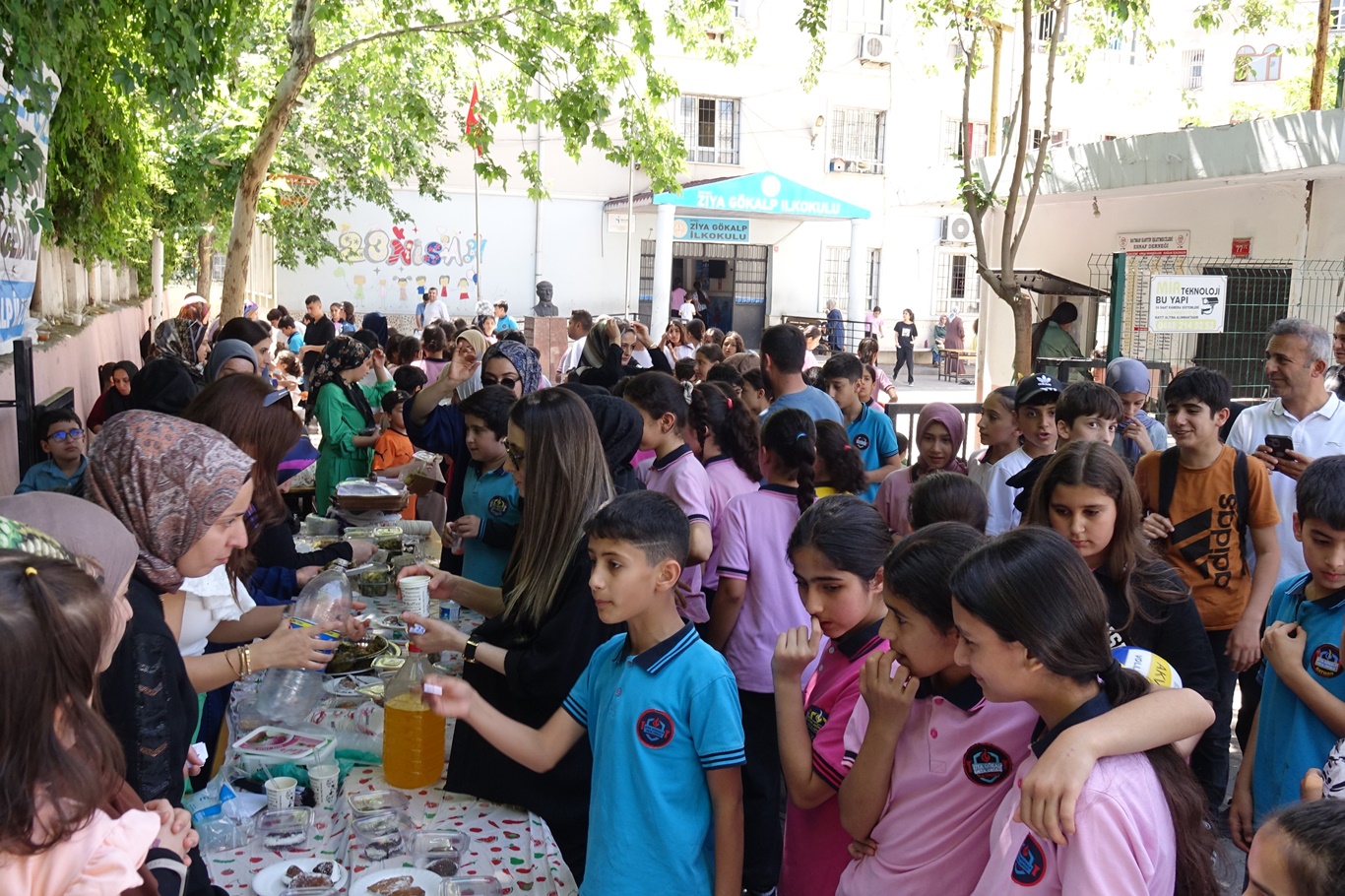 Minik Yüreklerden Gazze İçin Büyük Destek