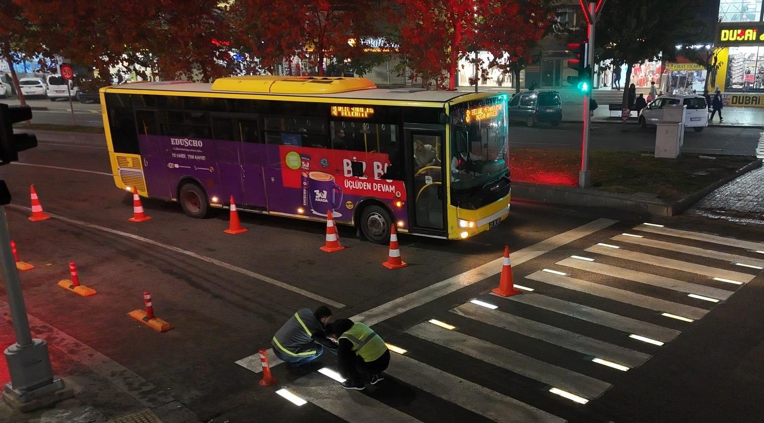 Işıklı yaya geçitlerinde yenileme çalışması