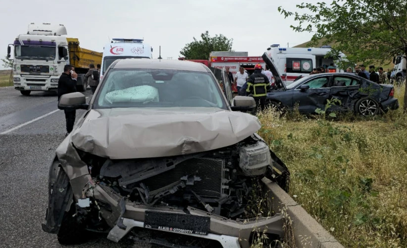 Batman-Silvan Yolunda Kaza: 1’i Ağır 4 Yaralı