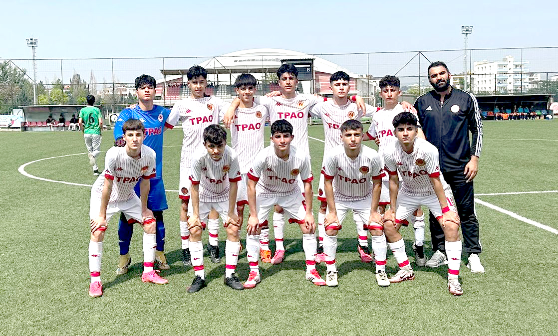 Petrolspor U-15 futbol takımı Batman şampiyonu
