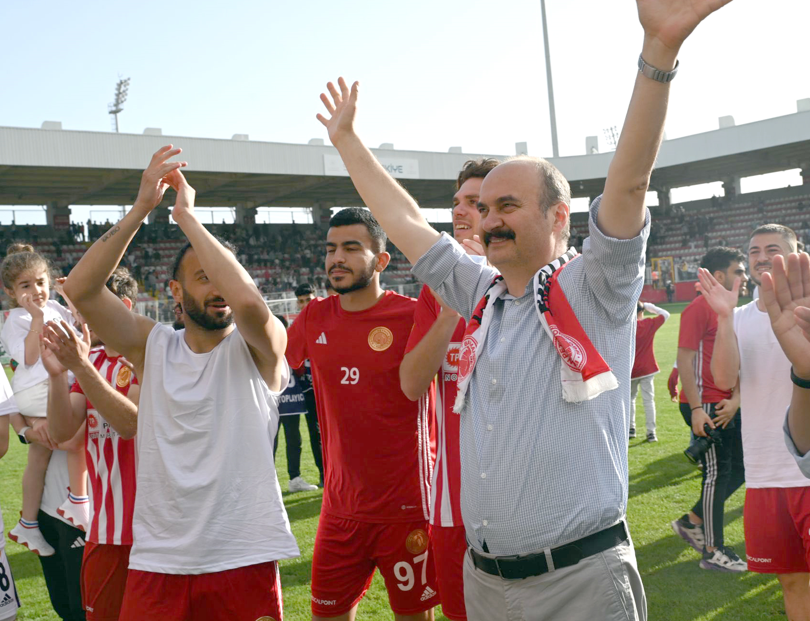 Valilik ve Belediyeden Petrolspor’a Prim Desteği