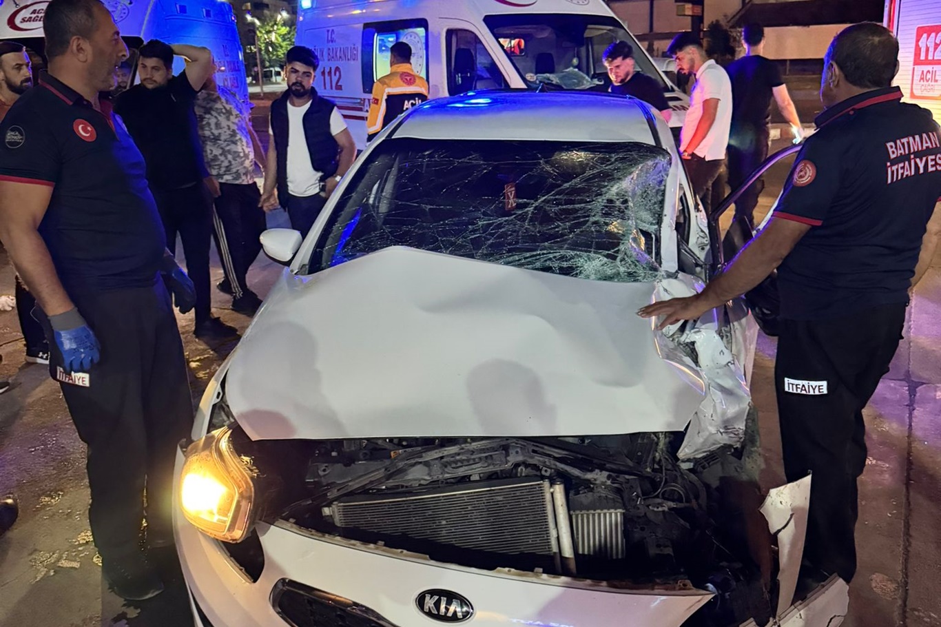 Batman’da Tır ile Otomobil Çarpıştı: 3 Yaralı