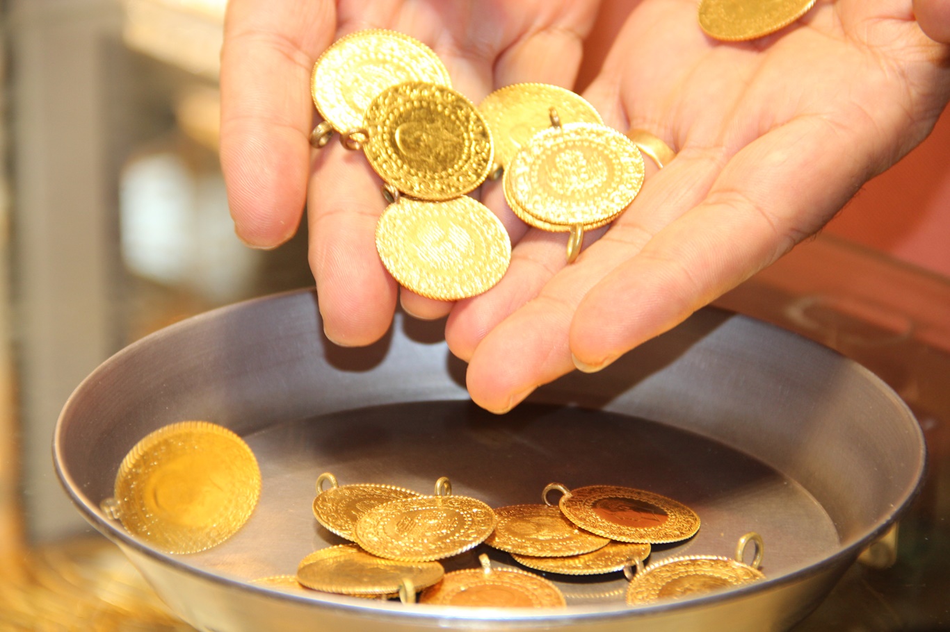 Kuyumcular Uyardı: Düğün Sezonuyla Altın Yeniden Yükselebilir