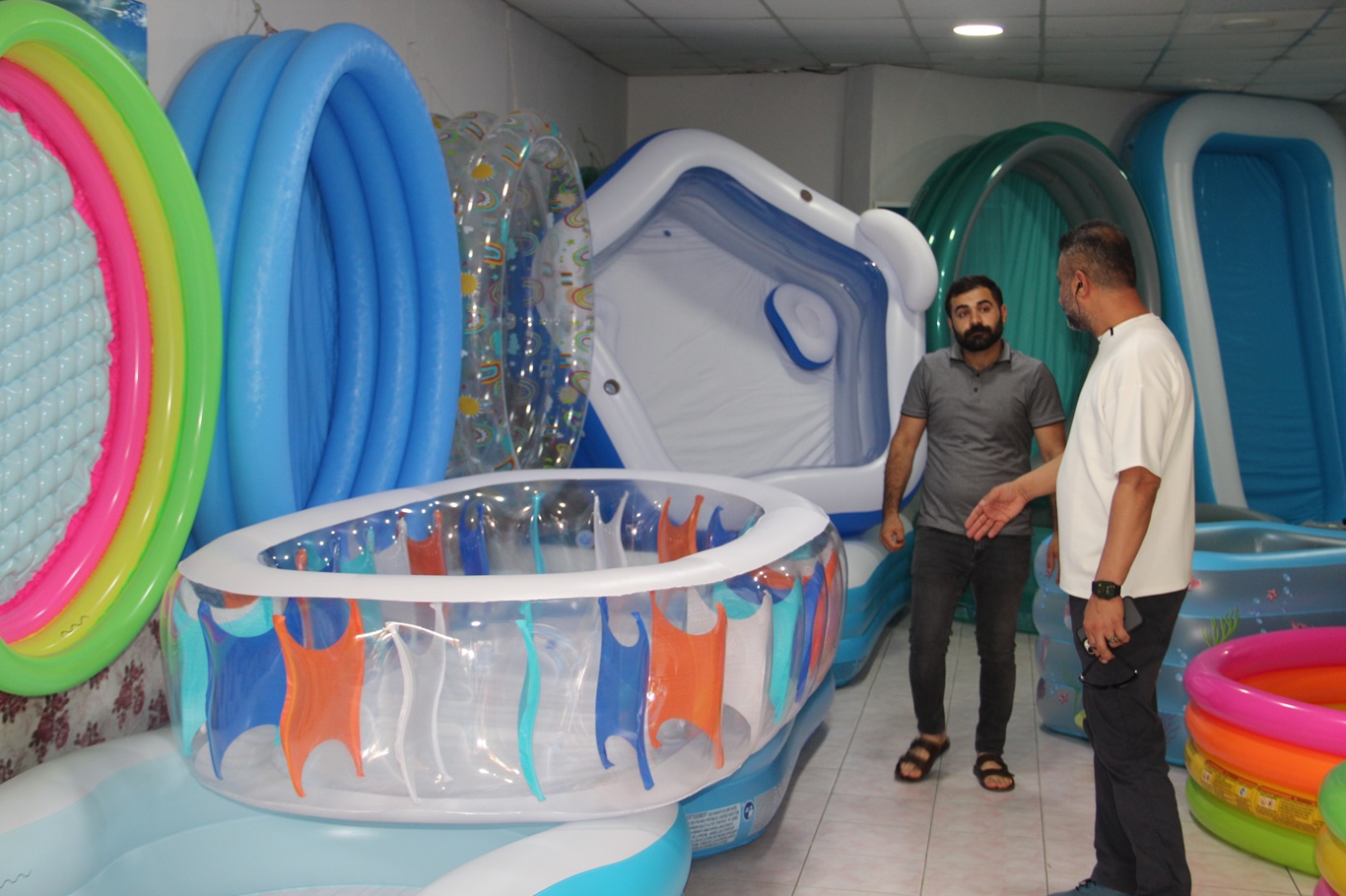 Sıcaklıkların artmasıyla şişme havuzlara talep arttı