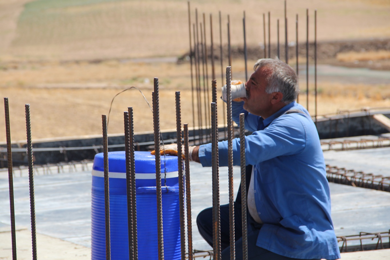 Kavurucu Sıcakta İnşaat Ustalarının Zorlu Mesaisi