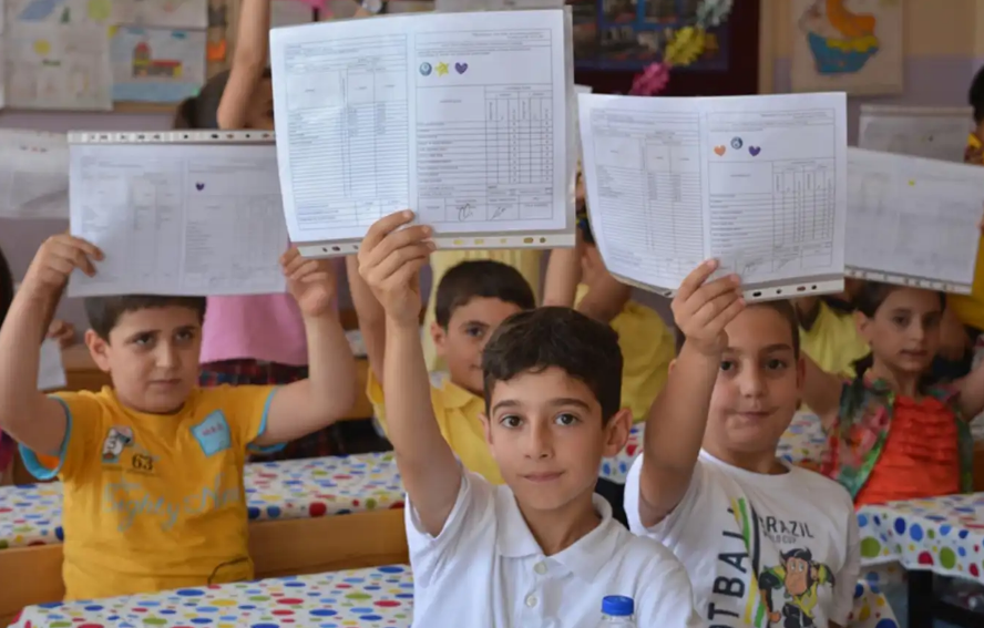 Batman’da 171 Bin Öğrenci Karne Heyecanı Yaşadı