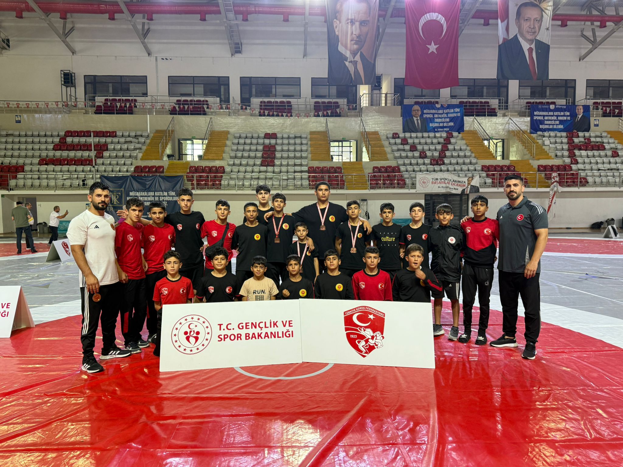 Petrolsporlu Pehlivanlar Türkiye Şampiyonası’ndan madalyalarla döndü