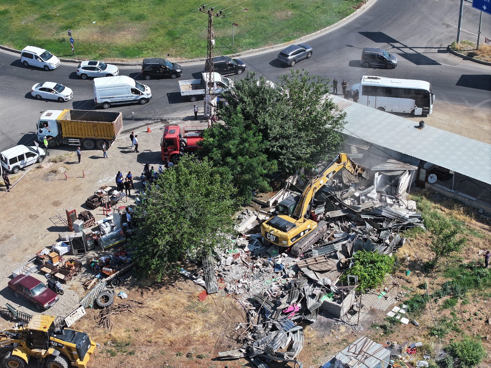 Bayındır Mahallesi’nde Ruhsatsız Yapı Yıkıldı