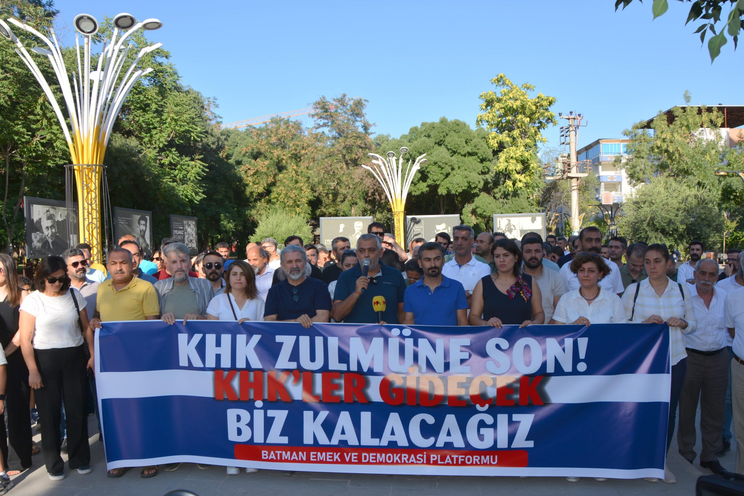 Batman’da KHK Tepkisi: “İhraçlar Onurumuzdur”