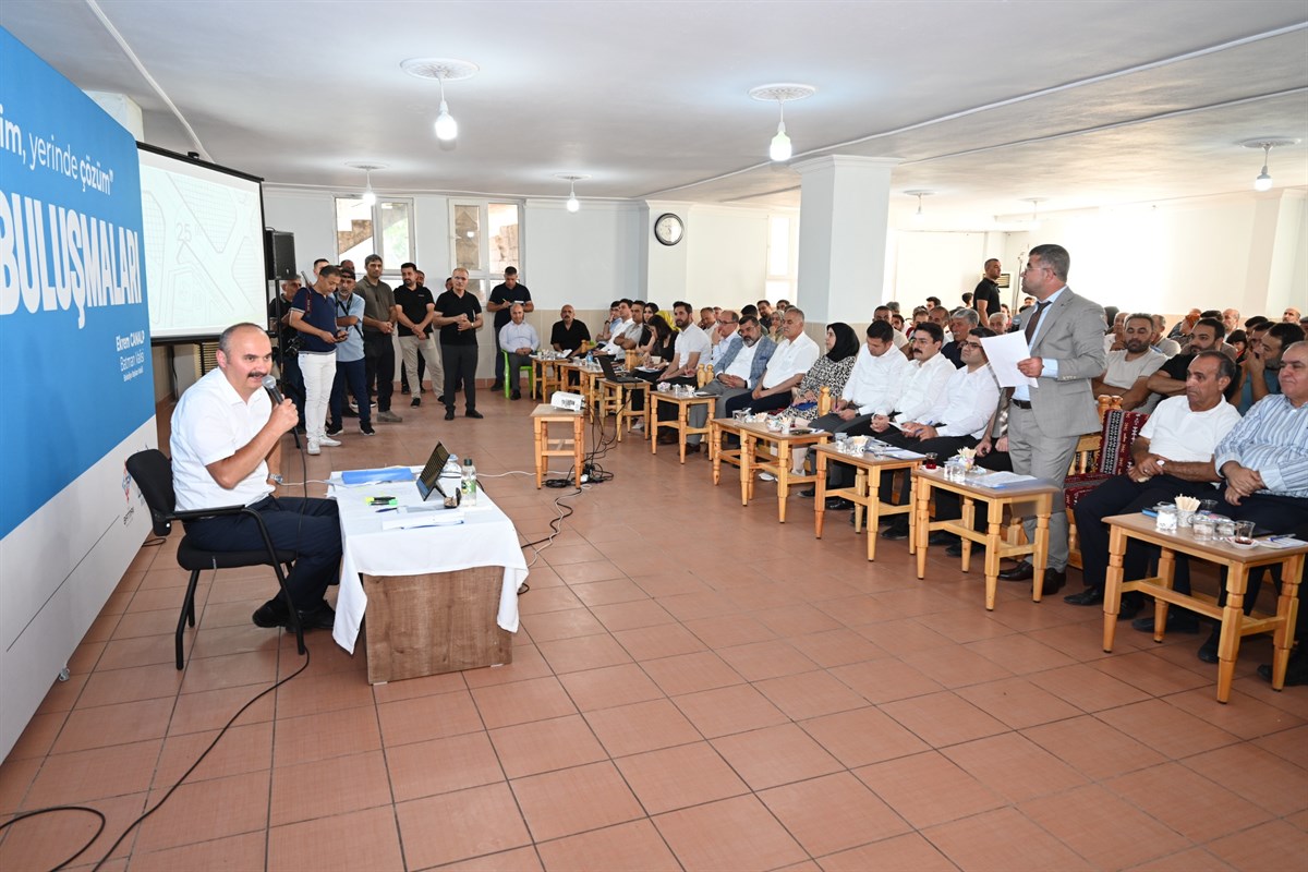 Vali Canalp Korik Mahallesi’nde Vatandaşlarla Buluştu