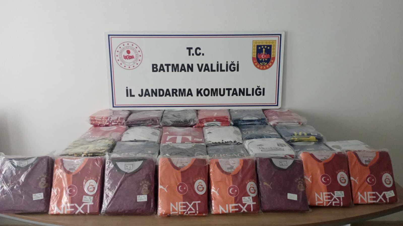 Batman’da 1 Milyonluk Taklit Forma Operasyonu